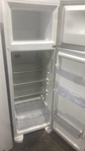 Vendo uma geladeira ótima em jandira